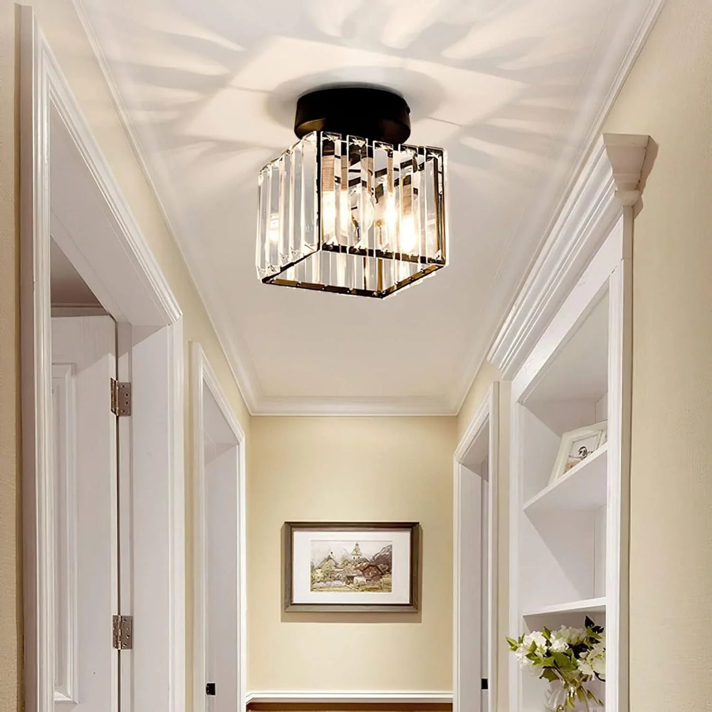 Moderna Lámpara De Techo De Cristal Con Detalles En Dorado Y Negro : Iluminación Con Estilo Para Su Hogar Luz De Techo De Cristal Con Detalles En Dorado Y Negro