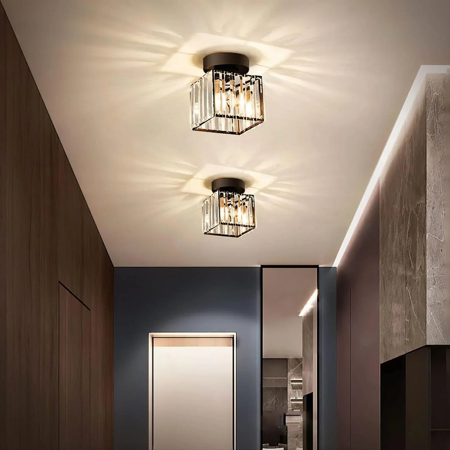 Moderna Lámpara De Techo De Cristal Con Detalles En Dorado Y Negro : Iluminación Con Estilo Para Su Hogar Luz De Techo De Cristal Con Detalles En Dorado Y Negro