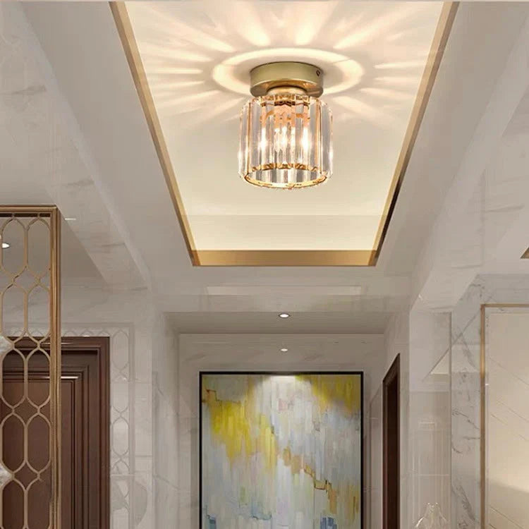 Moderna Lámpara De Techo De Cristal Con Detalles En Dorado Y Negro : Iluminación Con Estilo Para Su Hogar Luz De Techo De Cristal Con Detalles En Dorado Y Negro