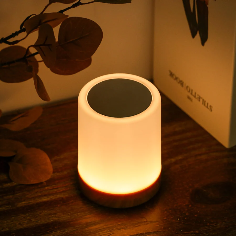 Luz LED Nocturna Regulable Con Diseño Moderno Y Cambio De Color
