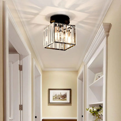Moderna Lámpara De Techo De Cristal Con Detalles En Dorado Y Negro : Iluminación Con Estilo Para Su Hogar Luz De Techo De Cristal Con Detalles En Dorado Y Negro