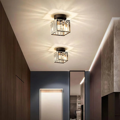 Moderna Lámpara De Techo De Cristal Con Detalles En Dorado Y Negro : Iluminación Con Estilo Para Su Hogar Luz De Techo De Cristal Con Detalles En Dorado Y Negro