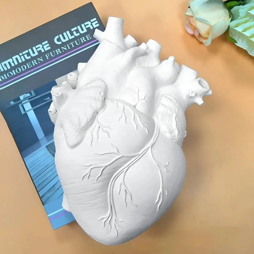 Jarrã³n con Forma de Corazã³n de Inspiraciã³n Griega