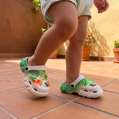 Zuecos de dinosaurio LED para niños – Zapatos de verano y playa luminosos y antideslizantes para el jardín y la playa