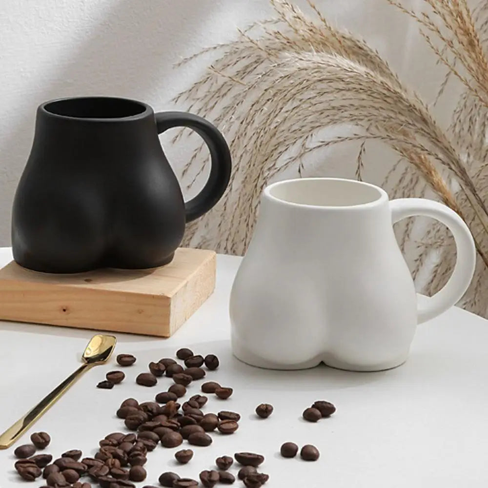 Taza de Café con Curvas Femeninas