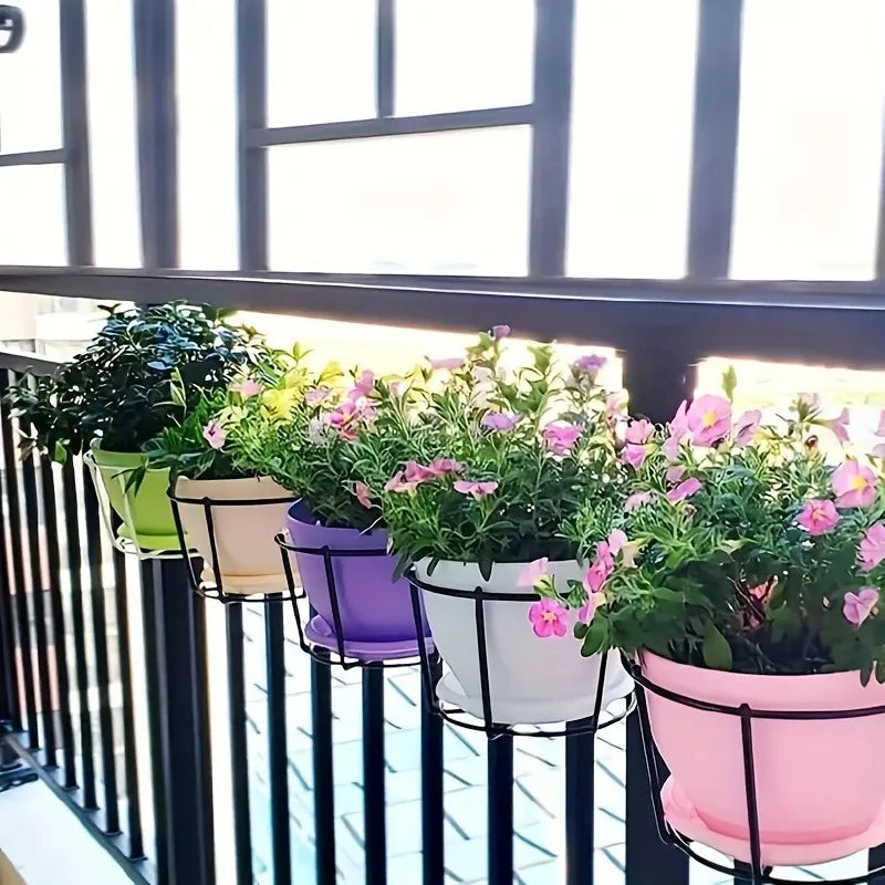Práctico Macetero con Robusto Armazón Metálico para Balcones y Patios para Balcones y Patios