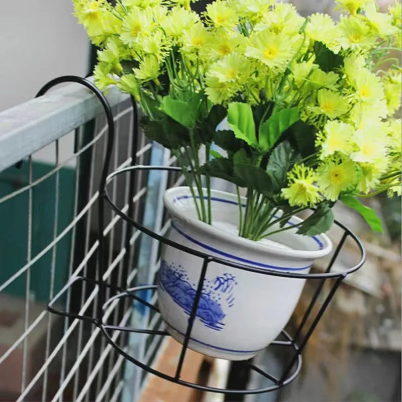 Práctico Macetero con Robusto Armazón Metálico para Balcones y Patios para Balcones y Patios