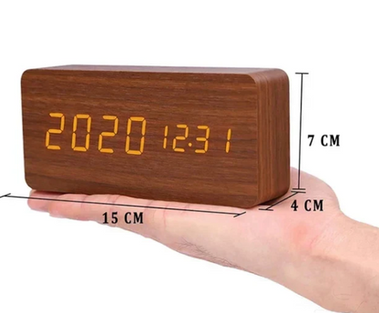 Reloj de Madera Led con Activación por Voz